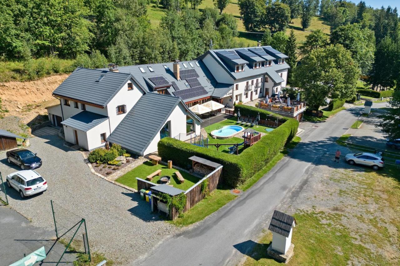 Horsky Hotel Snezenka Hyncice pod Susinou Exterior foto